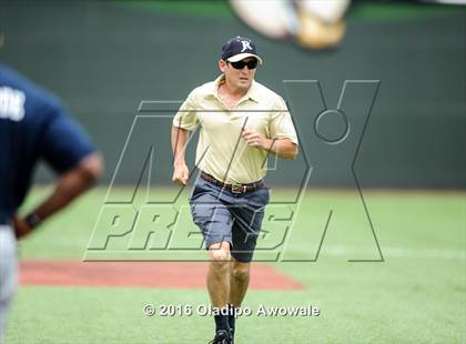 Thumbnail 1 in Dallas Jesuit vs. Highland Park (UIL Class 6A Region II Quarterfinal) photogallery.