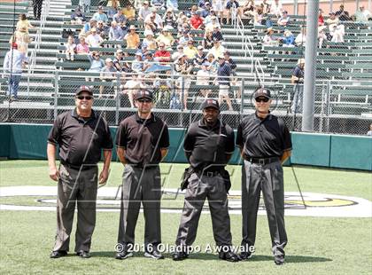 Thumbnail 3 in Dallas Jesuit vs. Highland Park (UIL Class 6A Region II Quarterfinal) photogallery.
