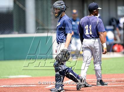 Thumbnail 1 in Dallas Jesuit vs. Highland Park (UIL Class 6A Region II Quarterfinal) photogallery.