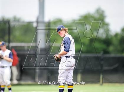 Thumbnail 2 in Dallas Jesuit vs. Highland Park (UIL Class 6A Region II Quarterfinal) photogallery.