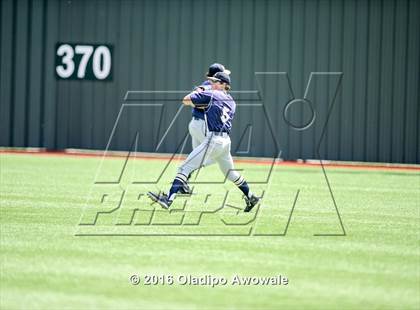 Thumbnail 3 in Dallas Jesuit vs. Highland Park (UIL Class 6A Region II Quarterfinal) photogallery.
