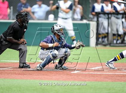 Thumbnail 1 in Dallas Jesuit vs. Highland Park (UIL Class 6A Region II Quarterfinal) photogallery.