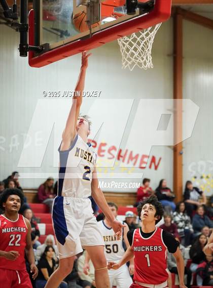 Thumbnail 3 in Tonopah vs. Lund photogallery.