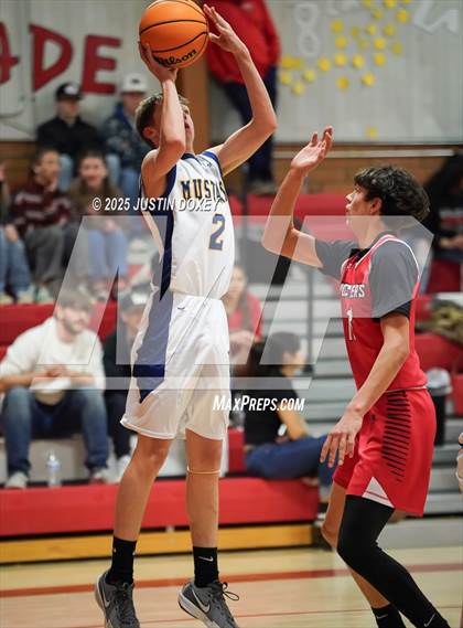 Thumbnail 2 in Tonopah vs. Lund photogallery.
