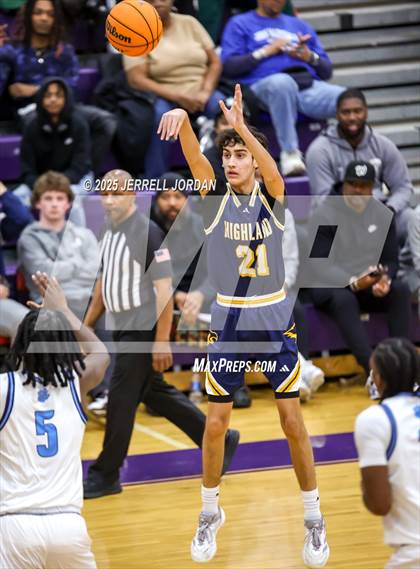 Thumbnail 1 in Millbrook vs Highland (John Wall Holiday Invitational) photogallery.