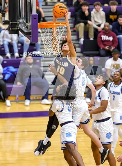 Thumbnail 2 in Millbrook vs Highland (John Wall Holiday Invitational) photogallery.
