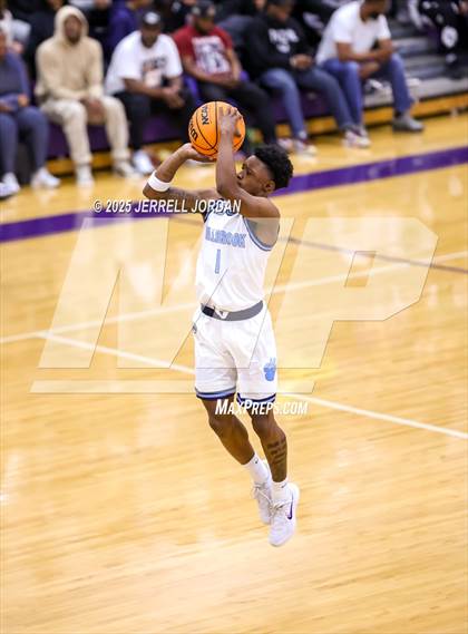Thumbnail 3 in Millbrook vs Highland (John Wall Holiday Invitational) photogallery.