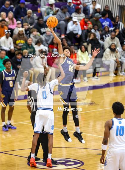 Thumbnail 3 in Millbrook vs Highland (John Wall Holiday Invitational) photogallery.