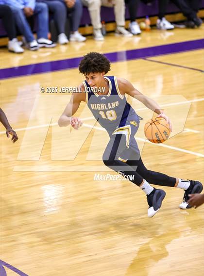 Thumbnail 2 in Millbrook vs Highland (John Wall Holiday Invitational) photogallery.