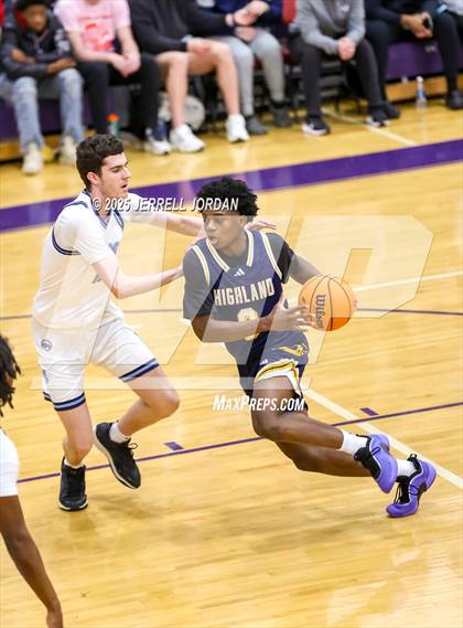 Thumbnail 2 in Millbrook vs Highland (John Wall Holiday Invitational) photogallery.
