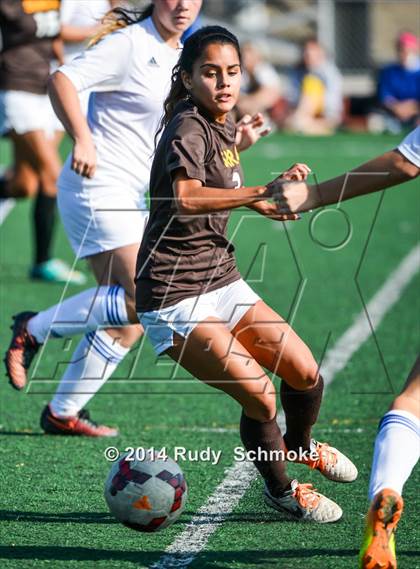 Thumbnail 1 in Barons Tournament Serra vs. Grossmont photogallery.