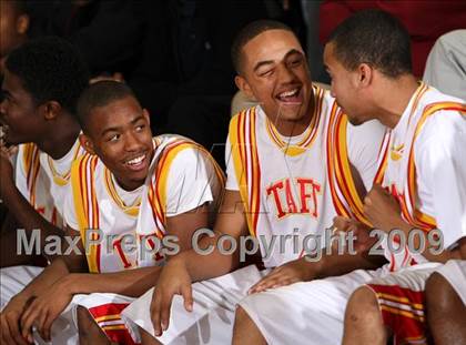 Thumbnail 1 in Taft vs. Westchester (Tip-Off Classic) photogallery.