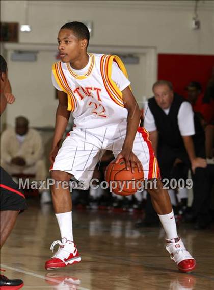 Thumbnail 3 in Taft vs. Westchester (Tip-Off Classic) photogallery.