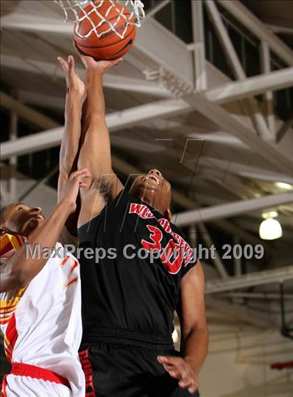 Thumbnail 2 in Taft vs. Westchester (Tip-Off Classic) photogallery.