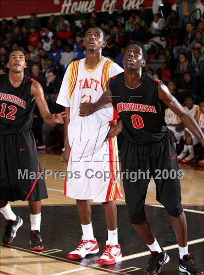 Thumbnail 3 in Taft vs. Westchester (Tip-Off Classic) photogallery.