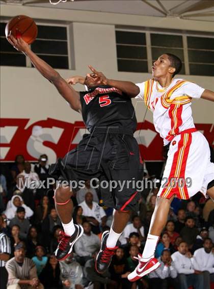 Thumbnail 3 in Taft vs. Westchester (Tip-Off Classic) photogallery.