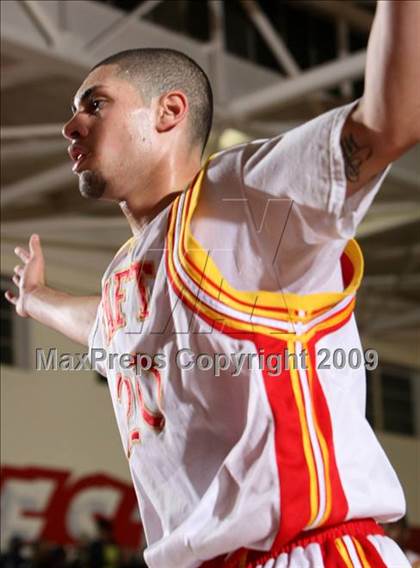 Thumbnail 1 in Taft vs. Westchester (Tip-Off Classic) photogallery.