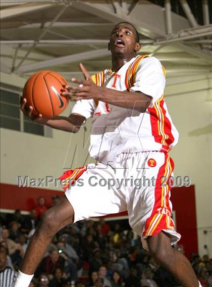 Thumbnail 1 in Taft vs. Westchester (Tip-Off Classic) photogallery.