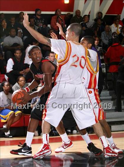 Thumbnail 1 in Taft vs. Westchester (Tip-Off Classic) photogallery.