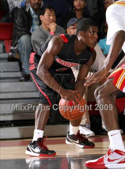 Thumbnail 1 in Taft vs. Westchester (Tip-Off Classic) photogallery.