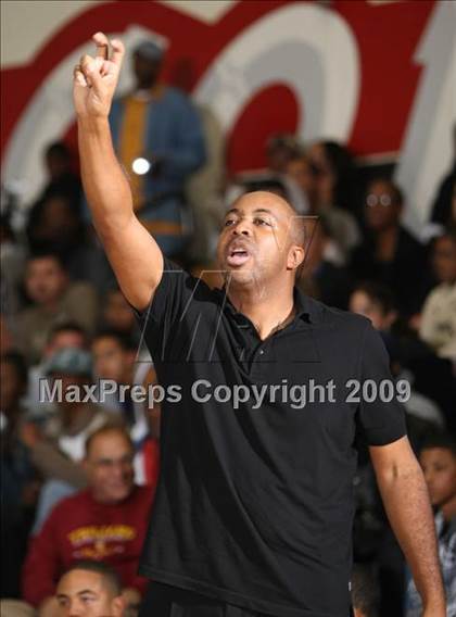 Thumbnail 3 in Taft vs. Westchester (Tip-Off Classic) photogallery.