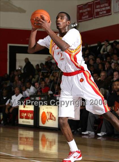 Thumbnail 3 in Taft vs. Westchester (Tip-Off Classic) photogallery.