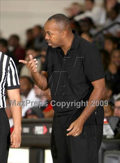 Thumbnail 1 in Taft vs. Westchester (Tip-Off Classic) photogallery.