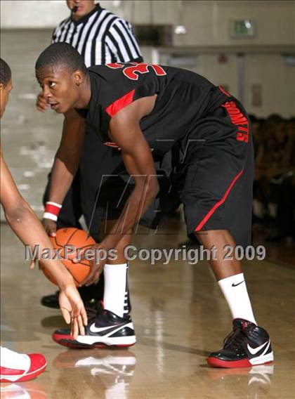 Thumbnail 1 in Taft vs. Westchester (Tip-Off Classic) photogallery.