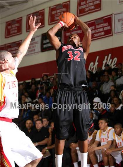 Thumbnail 1 in Taft vs. Westchester (Tip-Off Classic) photogallery.