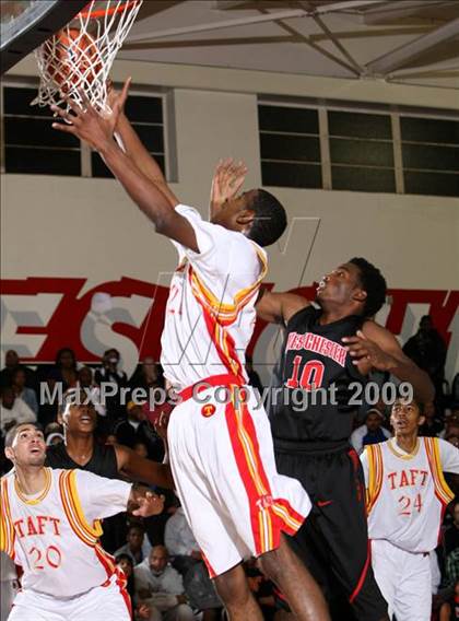 Thumbnail 3 in Taft vs. Westchester (Tip-Off Classic) photogallery.