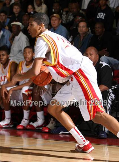 Thumbnail 3 in Taft vs. Westchester (Tip-Off Classic) photogallery.