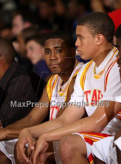 Thumbnail 3 in Taft vs. Westchester (Tip-Off Classic) photogallery.