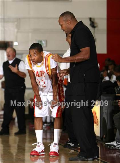 Thumbnail 2 in Taft vs. Westchester (Tip-Off Classic) photogallery.