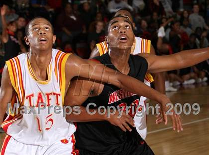 Thumbnail 1 in Taft vs. Westchester (Tip-Off Classic) photogallery.