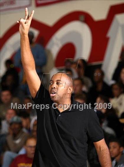 Thumbnail 1 in Taft vs. Westchester (Tip-Off Classic) photogallery.