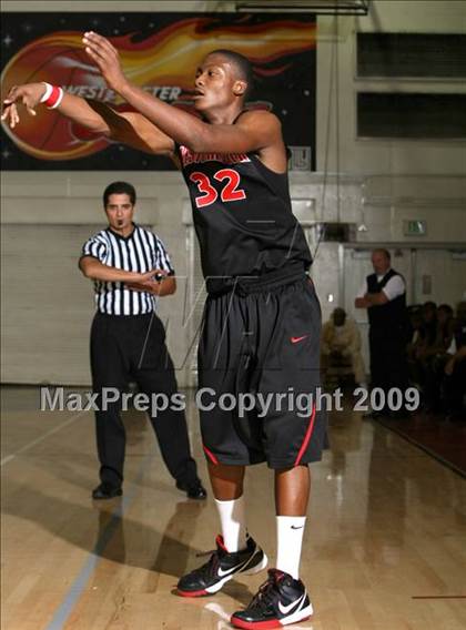 Thumbnail 2 in Taft vs. Westchester (Tip-Off Classic) photogallery.