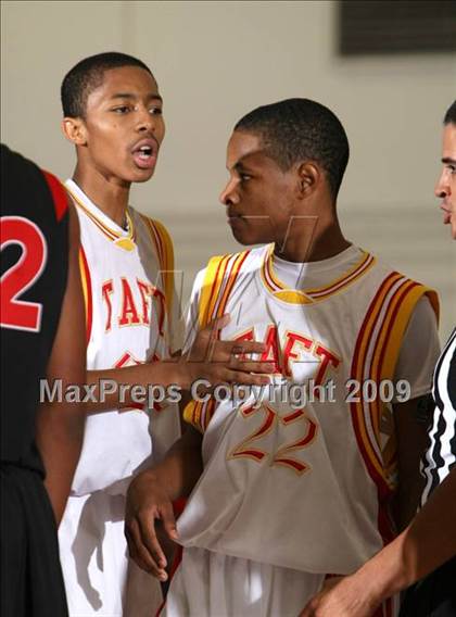 Thumbnail 3 in Taft vs. Westchester (Tip-Off Classic) photogallery.