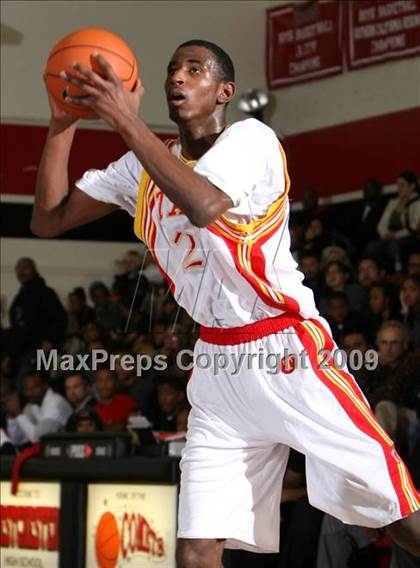 Thumbnail 1 in Taft vs. Westchester (Tip-Off Classic) photogallery.