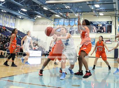 Thumbnail 2 in Hayfield @ Yorktown photogallery.