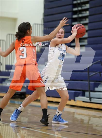 Thumbnail 2 in Hayfield @ Yorktown photogallery.