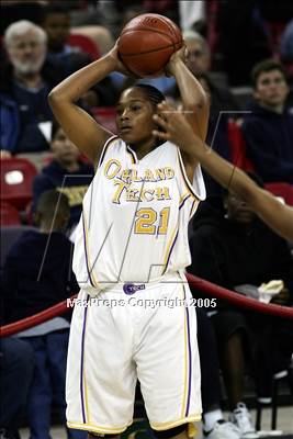 Thumbnail 3 in Canyon Springs vs. Oakland Tech (State D1 Final)#2 photogallery.