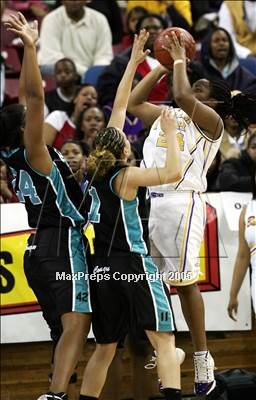 Thumbnail 3 in Canyon Springs vs. Oakland Tech (State D1 Final)#2 photogallery.