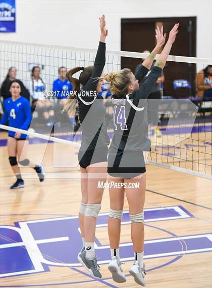 Thumbnail 3 in Kingman @ Northwest Christian photogallery.