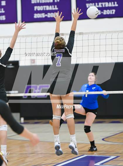 Thumbnail 2 in Kingman @ Northwest Christian photogallery.