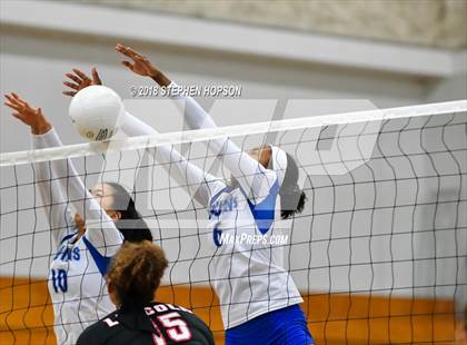 Thumbnail 2 in Lincoln @ Bear Creek photogallery.