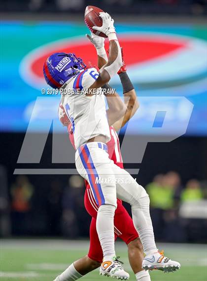 Thumbnail 1 in Duncanville vs. North Shore (UIL 6A Division 1 Final) photogallery.