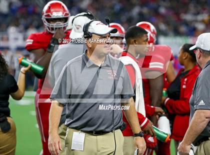 Thumbnail 2 in Duncanville vs. North Shore (UIL 6A Division 1 Final) photogallery.