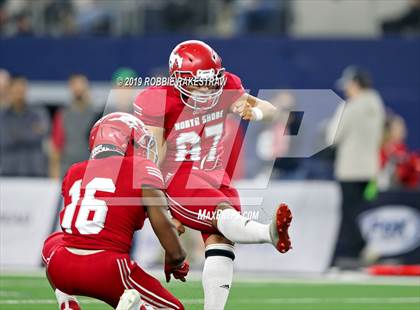 Thumbnail 3 in Duncanville vs. North Shore (UIL 6A Division 1 Final) photogallery.