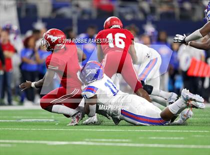 Thumbnail 3 in Duncanville vs. North Shore (UIL 6A Division 1 Final) photogallery.