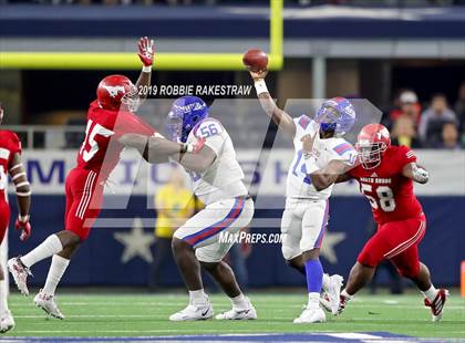 Thumbnail 3 in Duncanville vs. North Shore (UIL 6A Division 1 Final) photogallery.